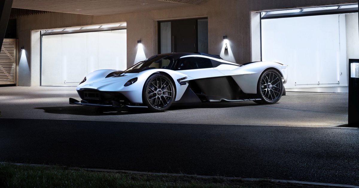 Ποιος πρώην σταρ της Formula 1 βάζει πωλητήριο στην Aston Martin Valkyrie του (photos)