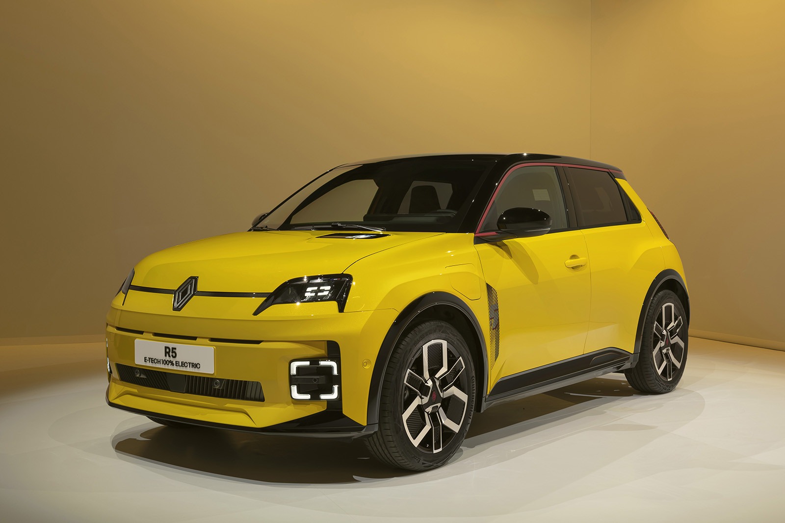 To Renault 5 E-Tech έφτασε κιόλας τις 50.000 παραγγελίες