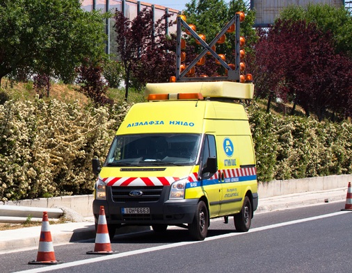Σύγκρουση αυτοκινητάμαξας με φορτηγό στην Αττική Οδό
