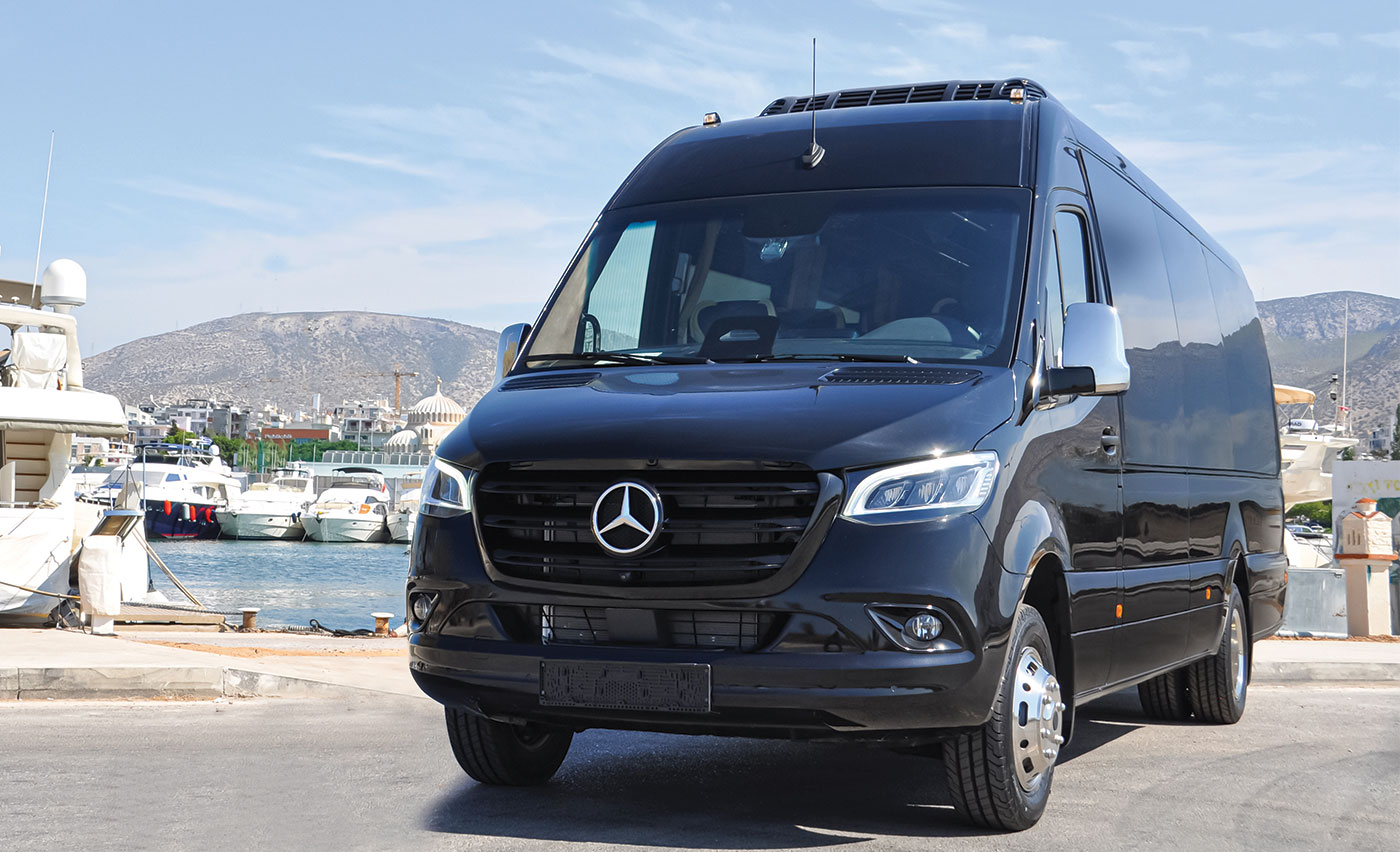 Στον δρόμο με το πολυτελές τουριστικό minibus Mercedes-Benz Sprinter 519 CDI