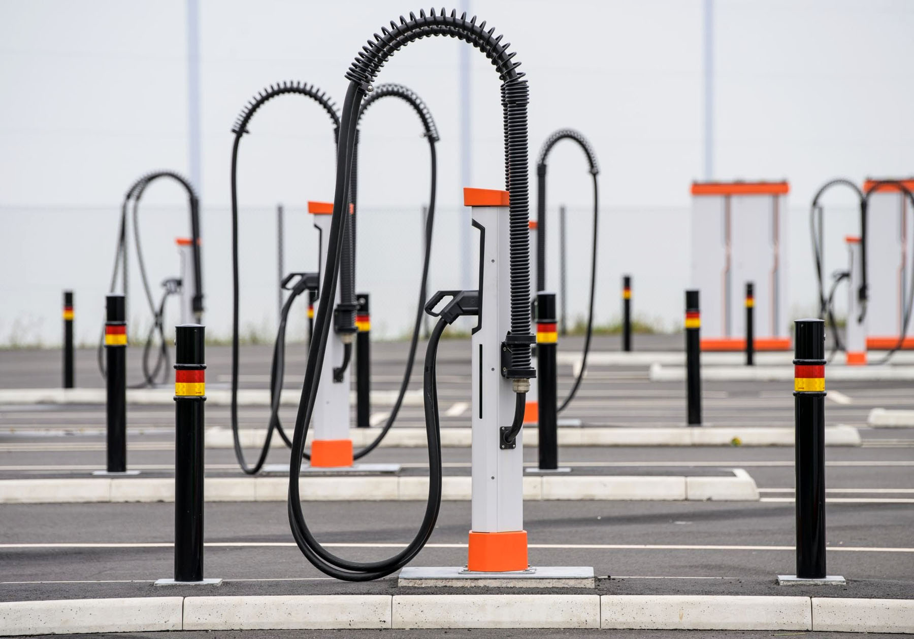 Τελειώνουν τα προνόμια των ηλεκτρικών αυτοκινήτων – Έρχεται φορολόγηση ανά χιλιόμετρο