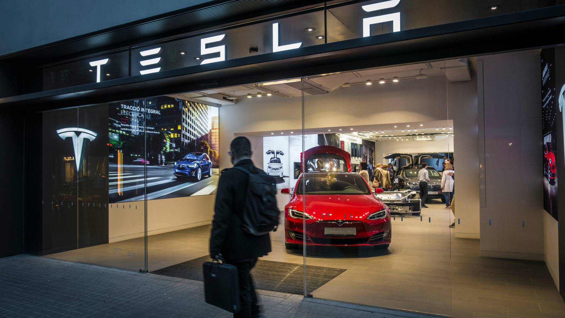 Tesla: Τι ετοιμάζει o Elon Musk για την Τρίτη 7 Οκτωβρίου; (video)