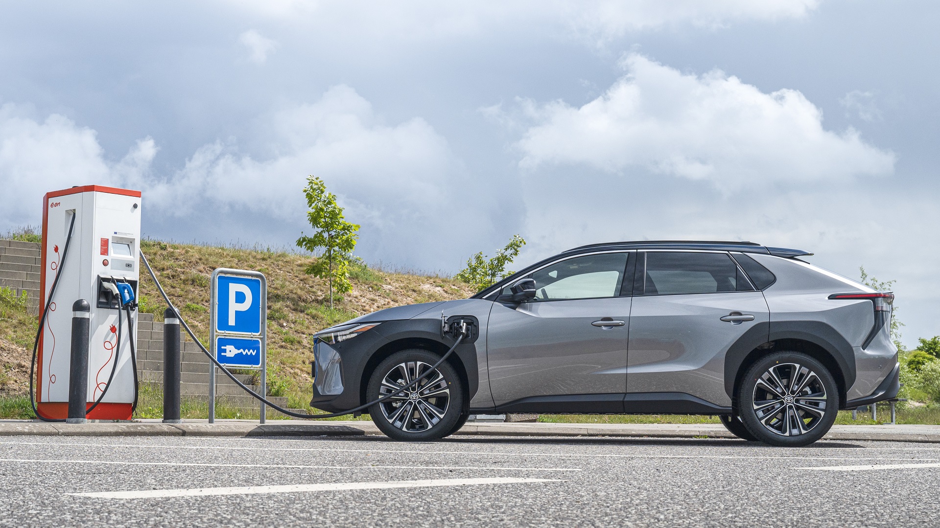 Toyota: Μειώνει κατά 33% την παγκόσμια παραγωγή ηλεκτρικών αυτοκινήτων – motorone.gr