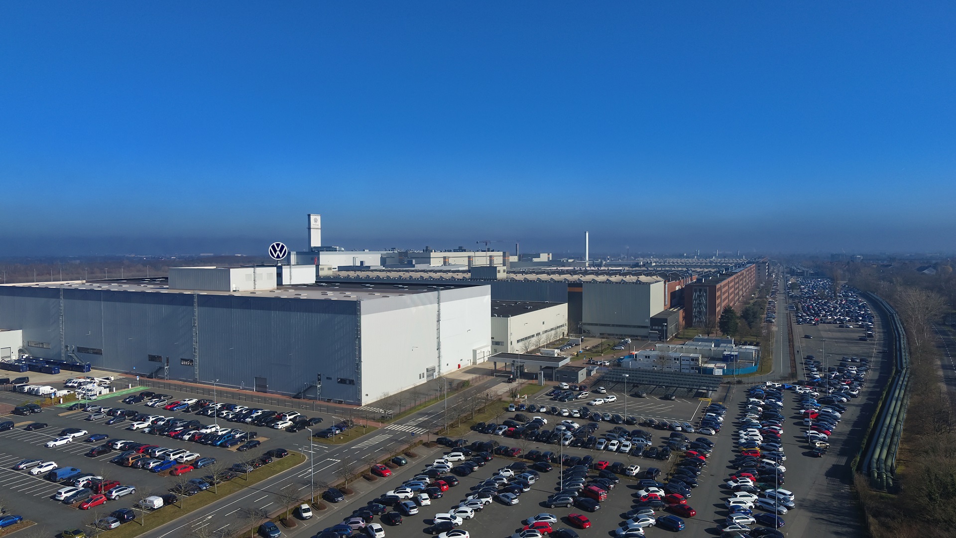 Volkswagen: Αξιοποιεί “πράσινη” ηλεκτρική ενέργεια σε όλα της τα εργοστάσια επαγγελματικών οχημάτων – motorone.gr