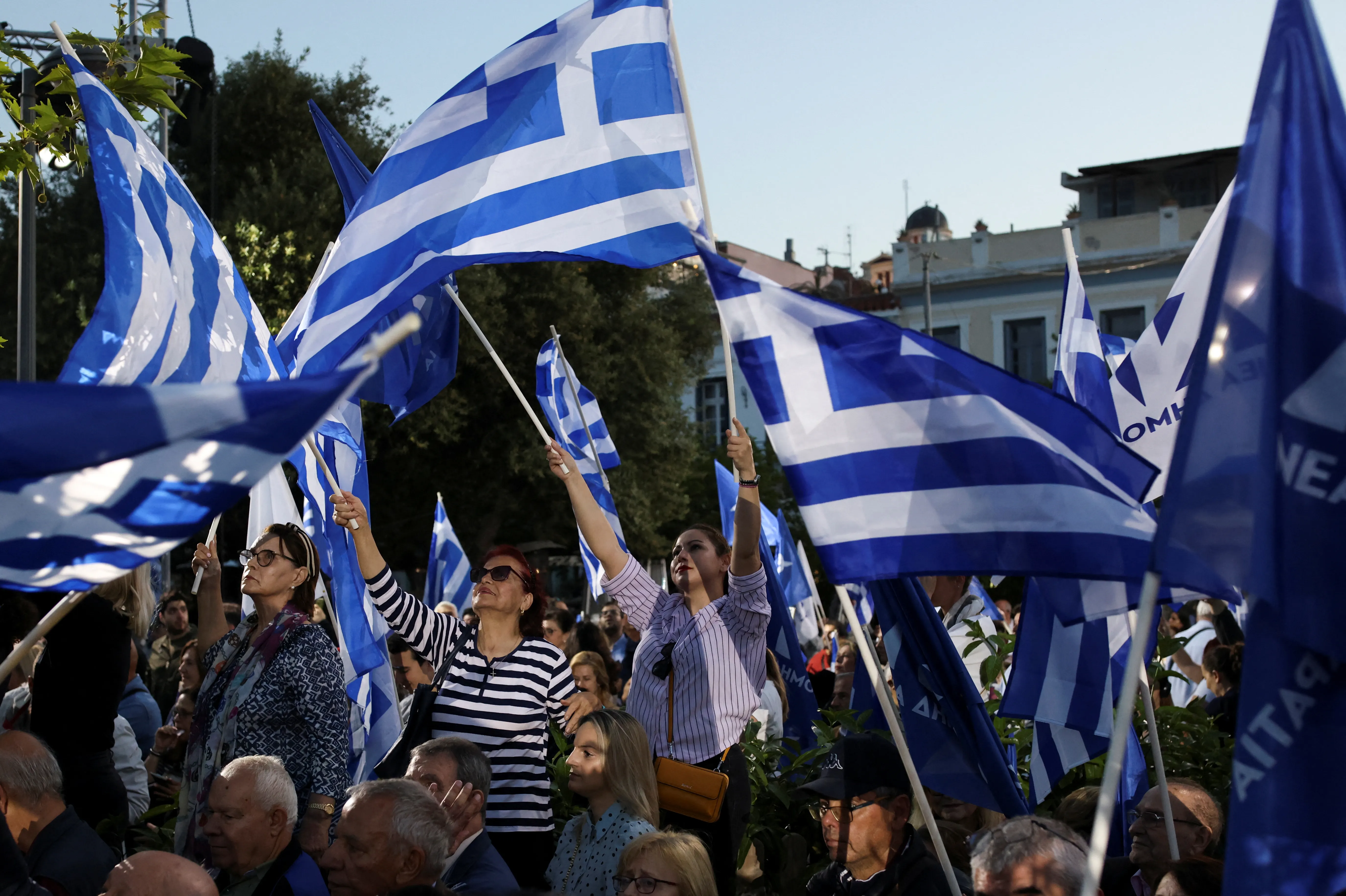 2023-05-19T174648Z_1065300013_RC2T11AFEU3C_RTRMADP_3_GREECE-ELECTION-MITSOTAKIS-RALLY
