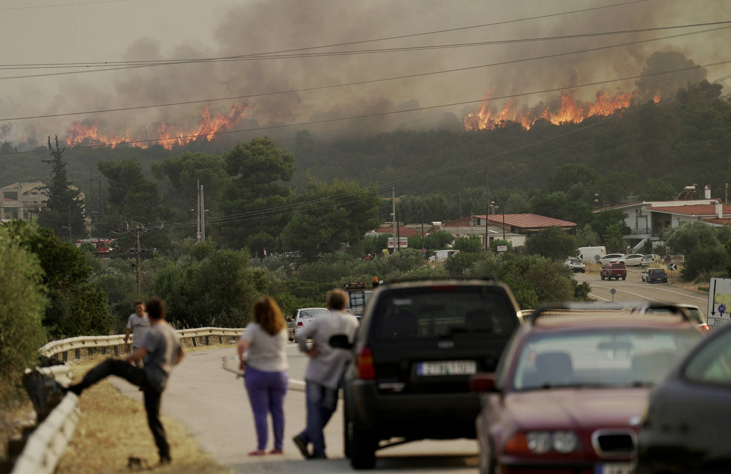 2023-07-20T174331Z_1684880805_RC2372ABVSXL_RTRMADP_3_EUROPE-WEATHER-GREECE-WILDFIRE