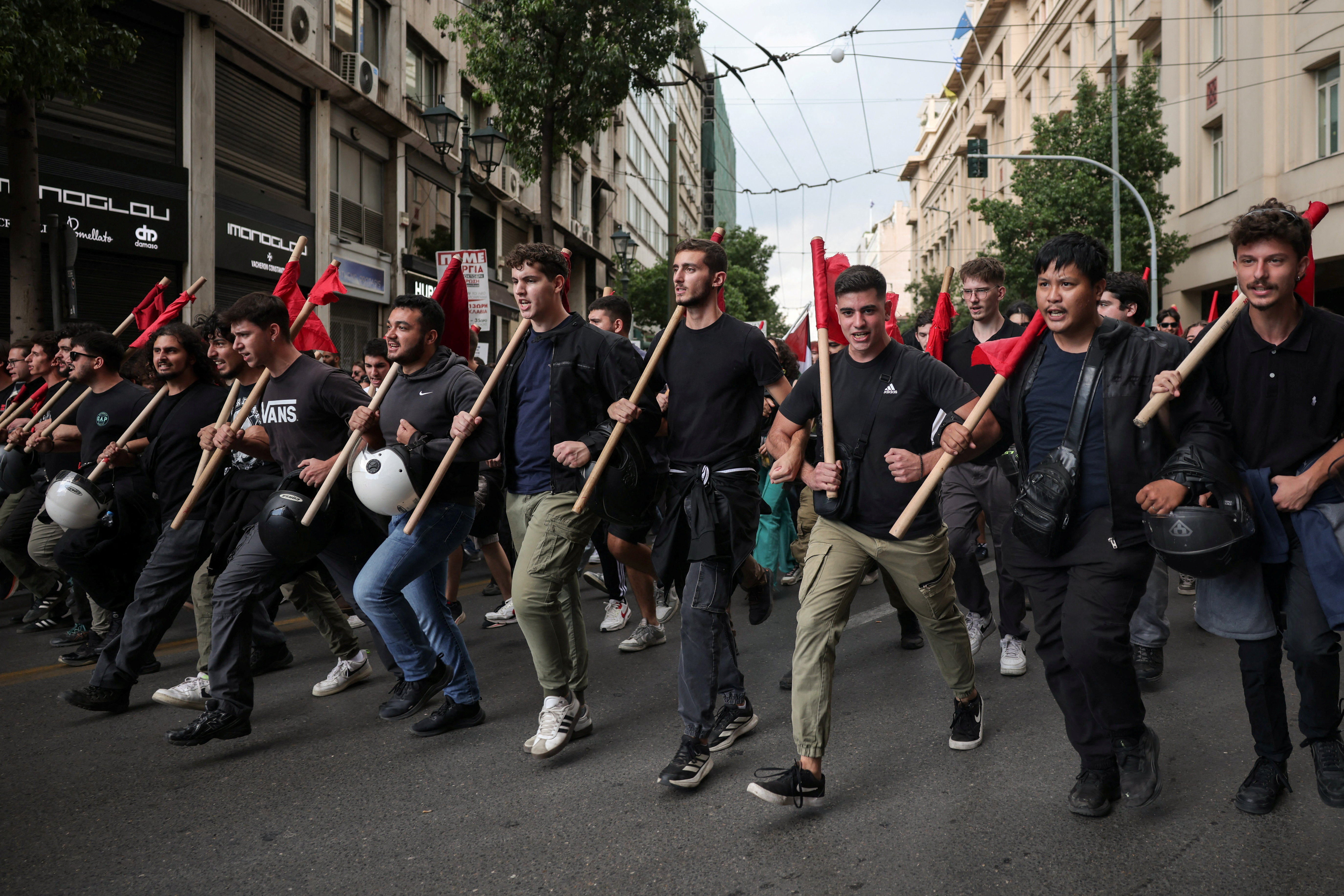 2025-10-01T133426Z_1724440829_RC213HAU444Z_RTRMADP_3_GREECE-STRIKE-PROTSTS