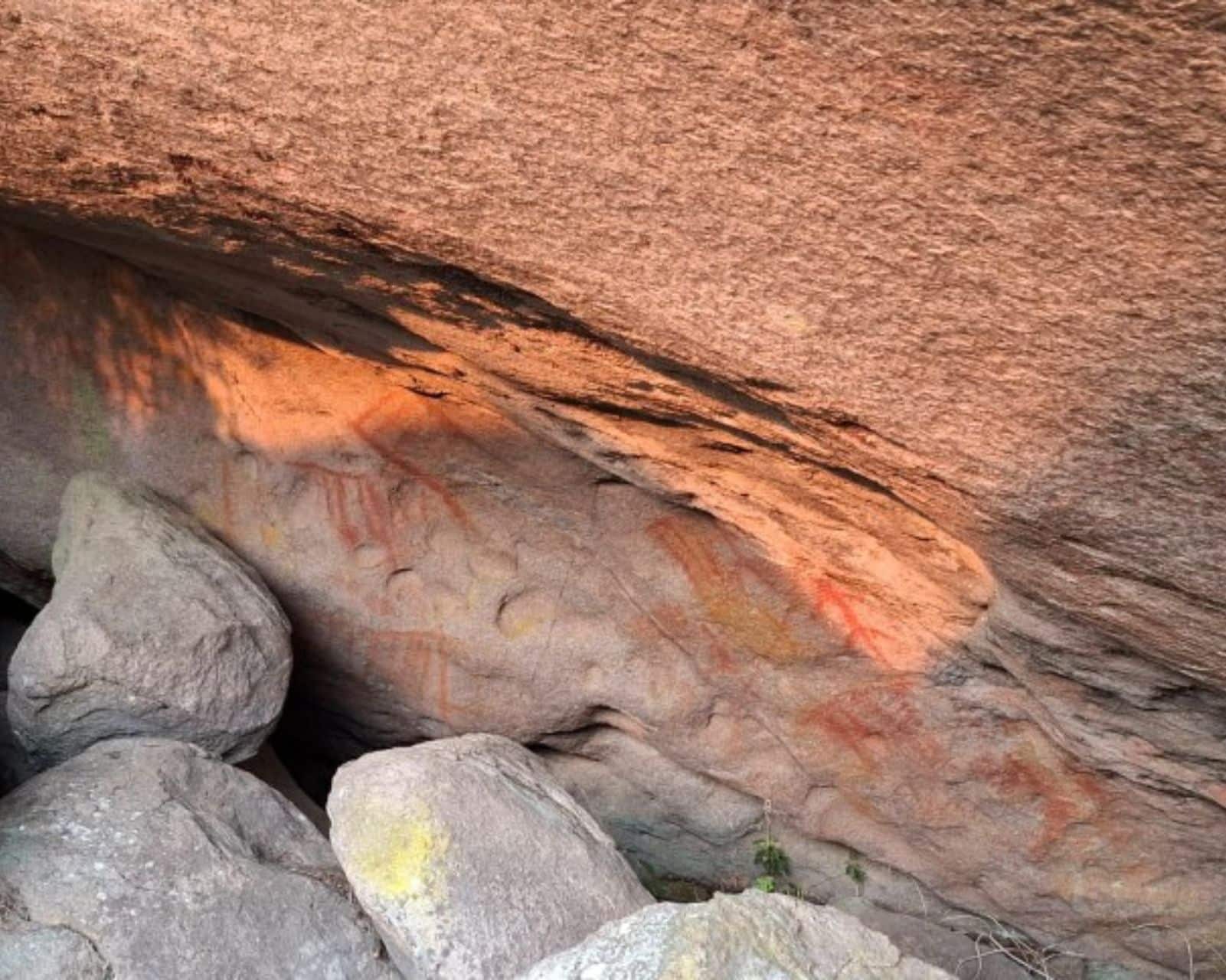 3000-Year-Old-Cave-Paintings-Discovered-in