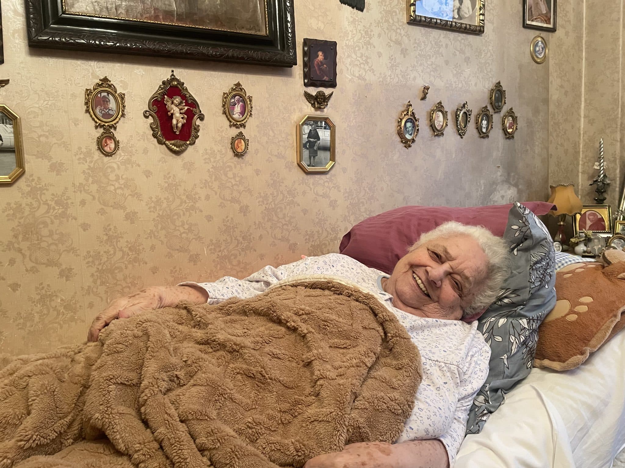 agnes-darvas-at-here-home-scaled-1