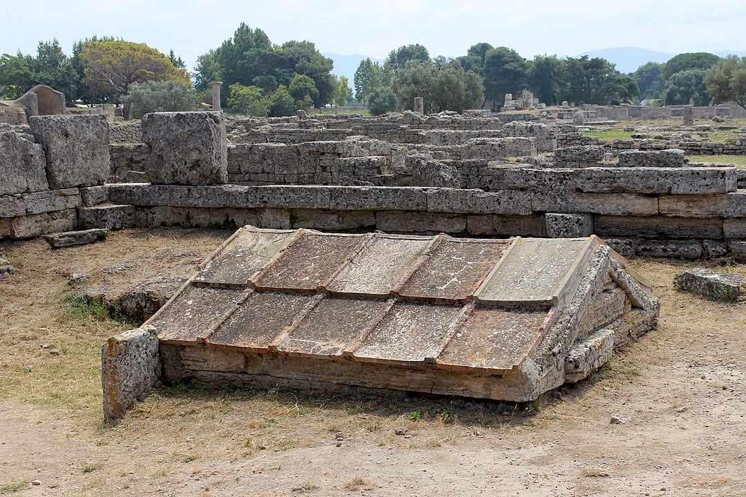 Ancient-Greek-Honey-Offering-Found-in-Paestum-Shrine-Solves-70-Year-Mystery