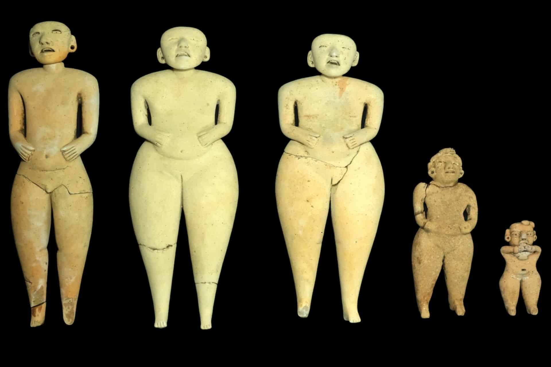 Ancient-‘Puppets-Discovered-atop-El