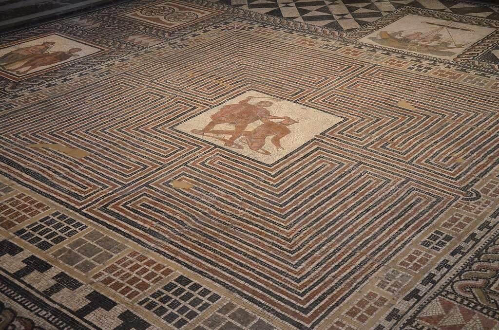 Archaeologists-Discover-Roman-Villa-With