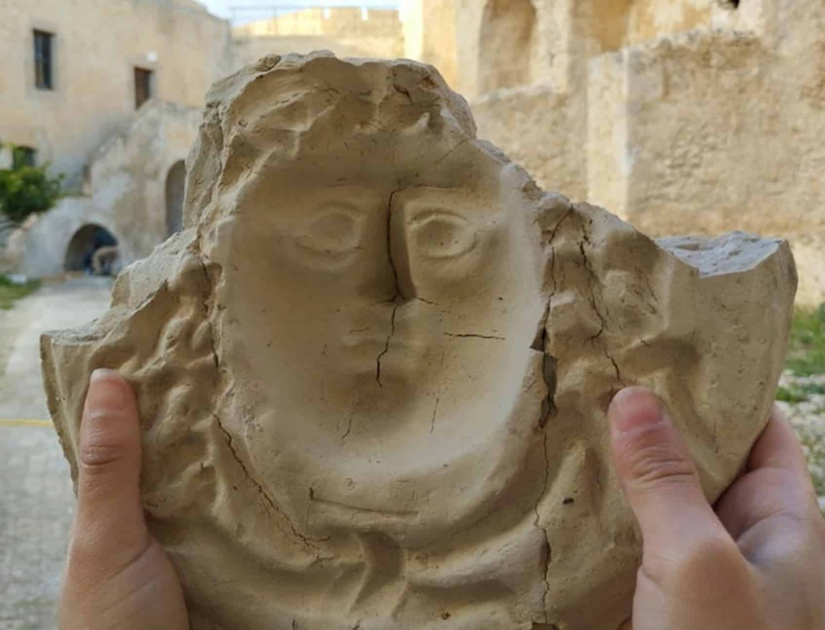 Artifacts-Depicting-Ancient-Greek-Deities