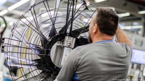 b65ba85cd39405841758e9c4d92bb38c5941669b