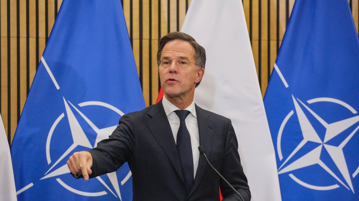 Between-liberty-and-defense-Europe