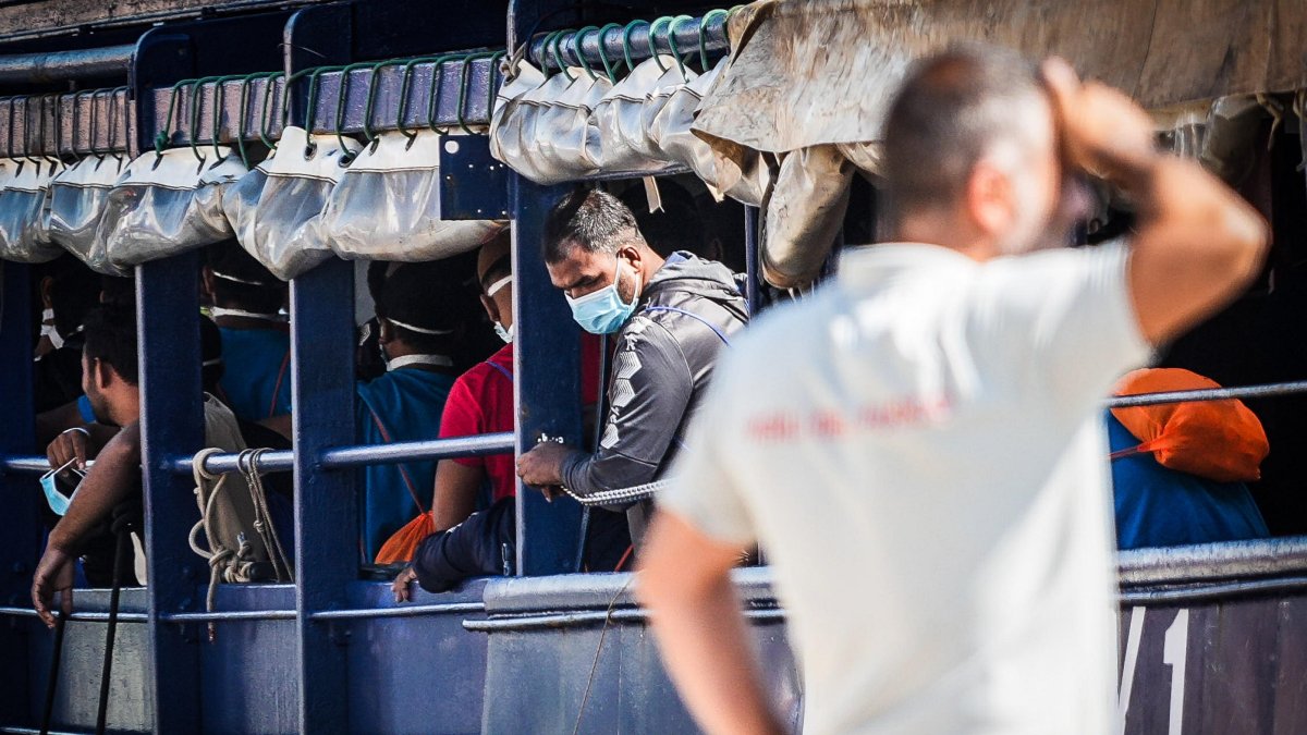 Beyond-borders-Global-migration-crisis