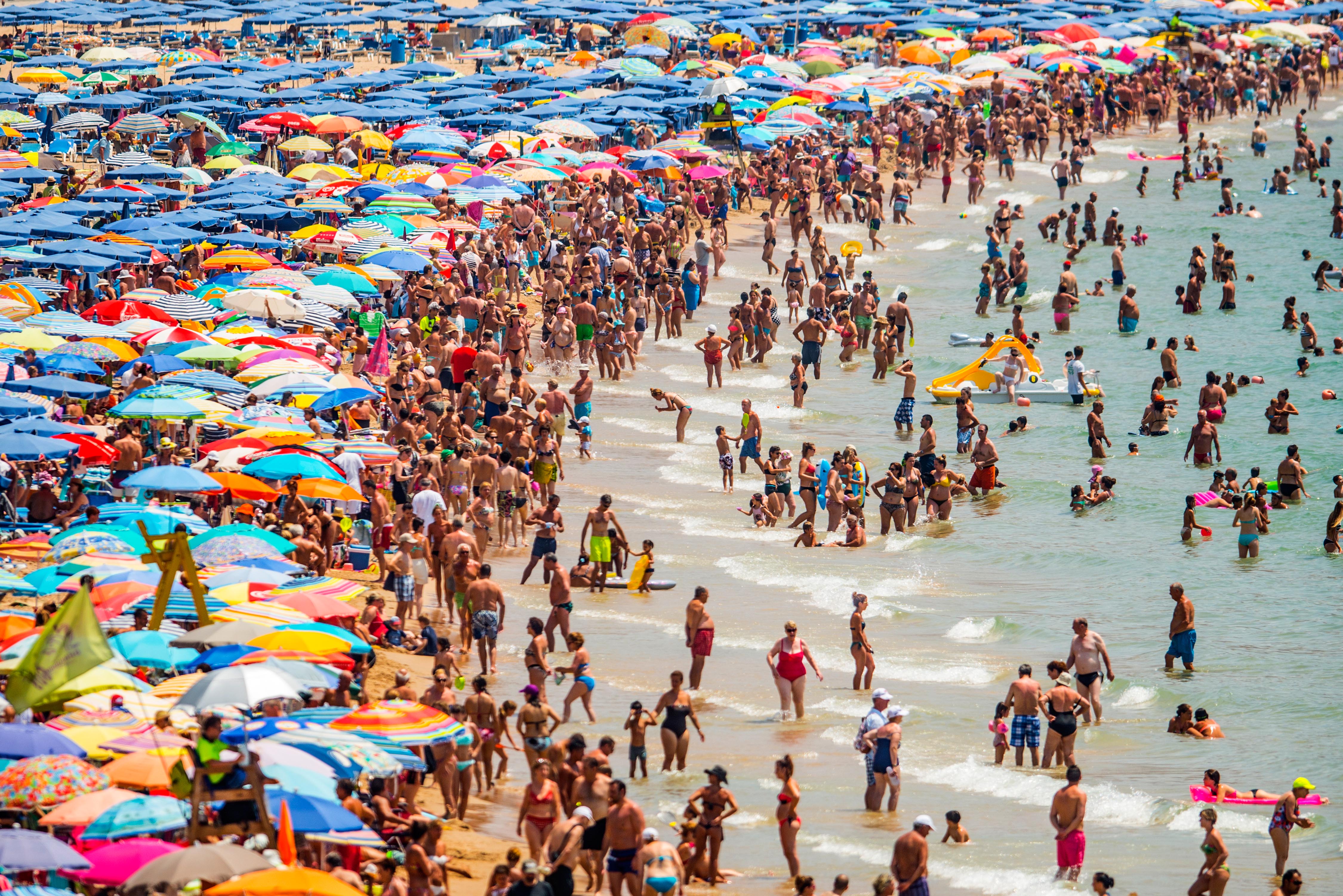Brits-holidaymakers-now-shunning-Spain