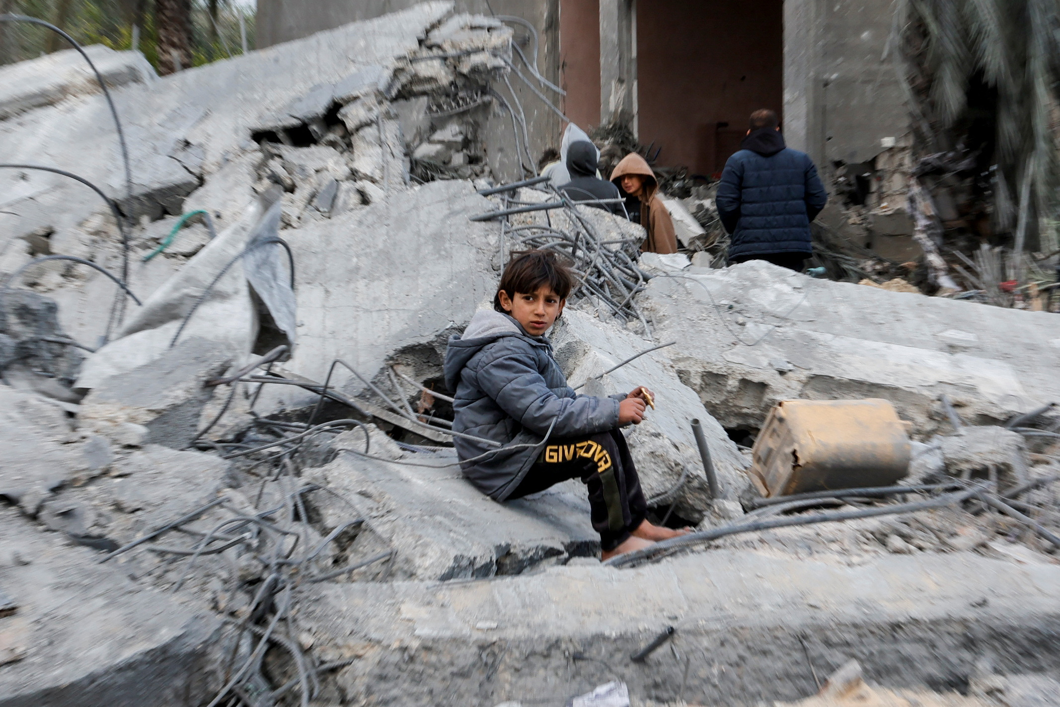 colette-The-aftermath-of-an-Israeli-strike-on-a-house-in-Khan-Younis