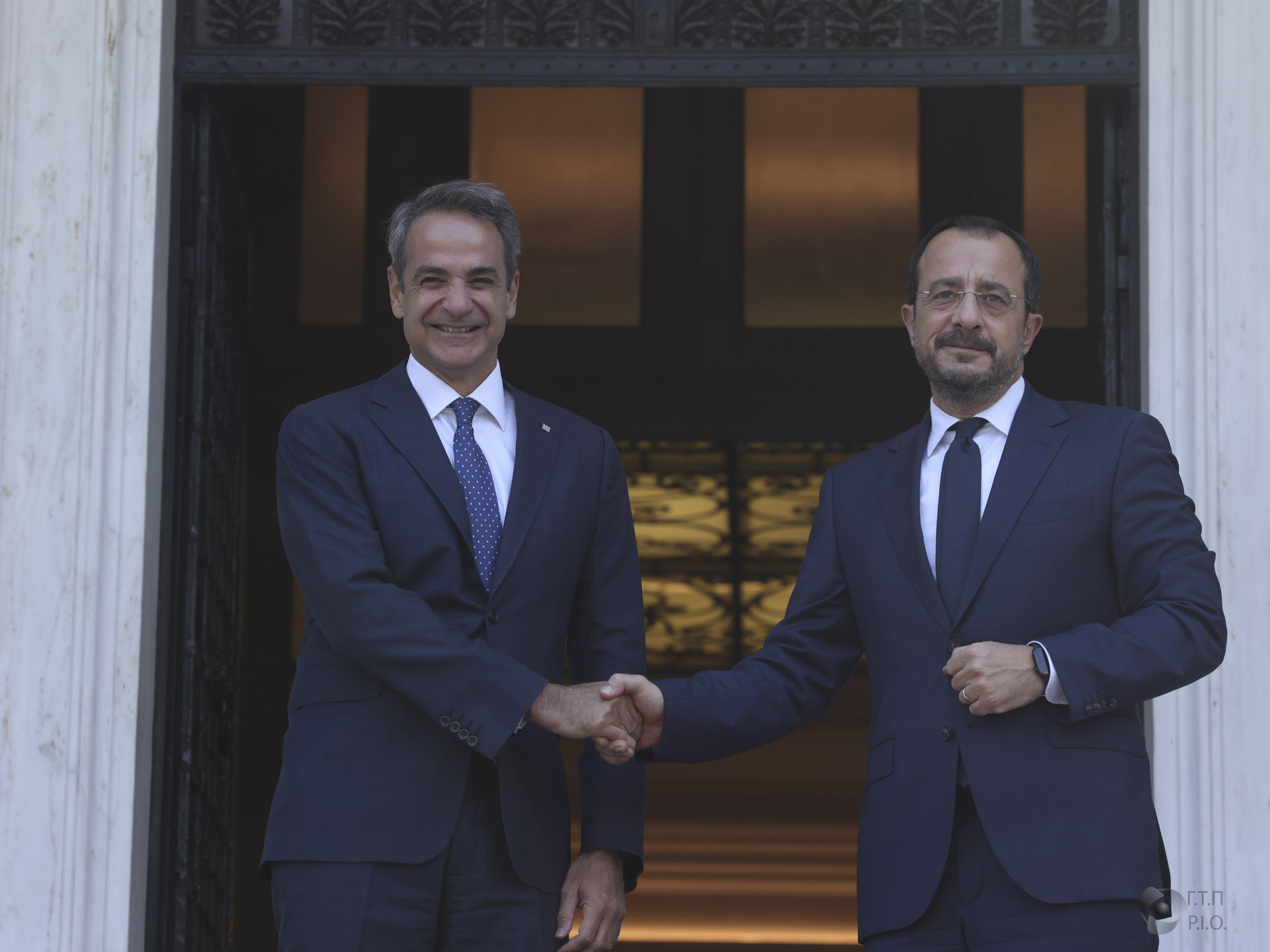 comment-Ellinas-Christodoulides-confirmed-the-governments-support-at-his-meeting-with-Greeces-prime-minister-Mitsotakis