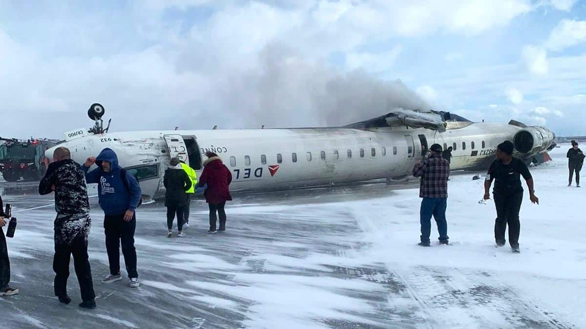 Delta-Plane-Crash-Lands-Upside-Down