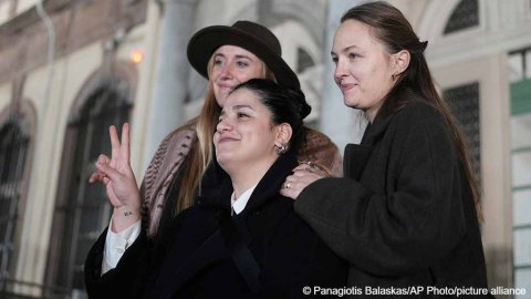 divFrom-courtroom-to-coast-guard