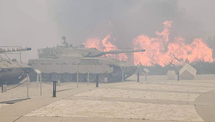 divIsrael-faces-major-wildfires-in