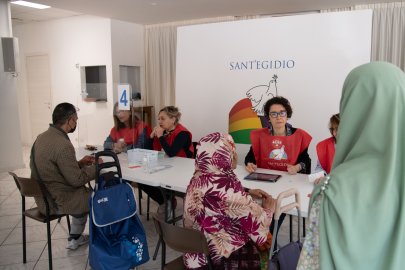 divMigrants-help-migrants-at-Romes