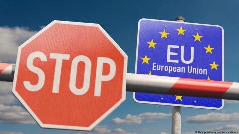 divRefugees-and-migration-Criticism-of