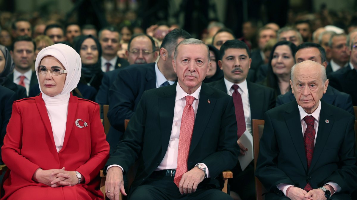 divTurkiyes-inner-fortress-in-turbulent