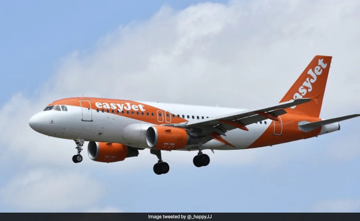 EasyJet-Flight-Forced-To-Make
