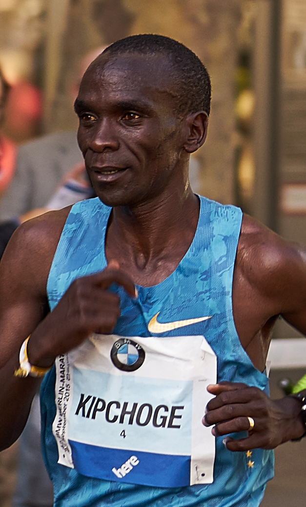 Eliud_Kipchoge_in_Berlin_-_2015_cropped