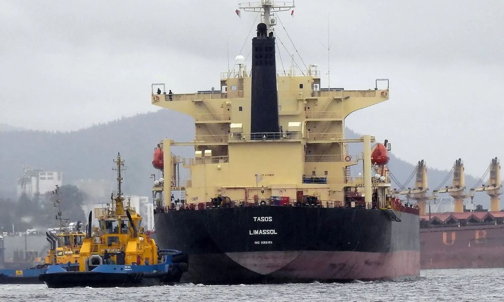 EuroDry-sells-veteran-bulker-for