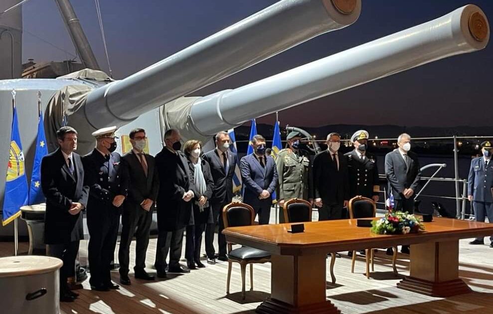 Charles De Gaulle arrives in Faliro Bay ahead of French Belharra signatures