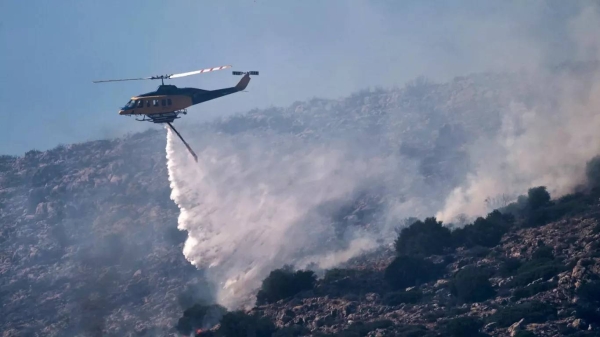 Firefighting-helicopter-crashes-into-sea