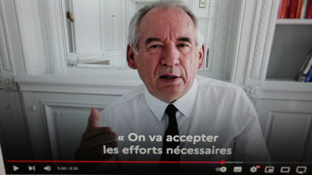 French-PM-turns-to-YouTube