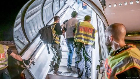 Germany-Over-15000-asylum-seekers