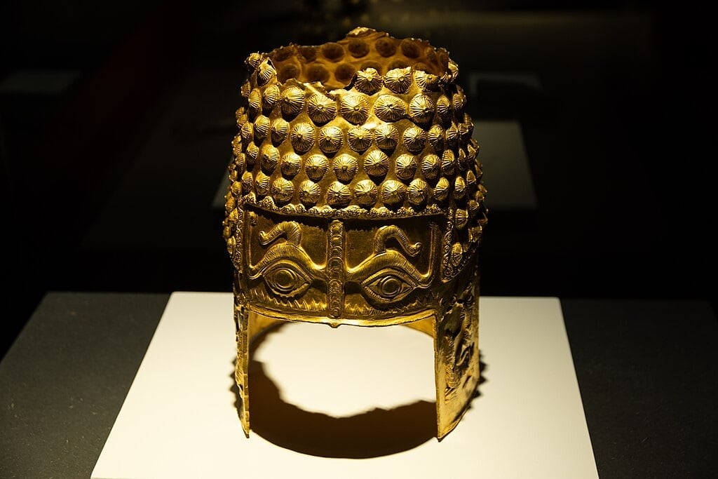 Gold-Thracian-Helmet-Among-Ancient