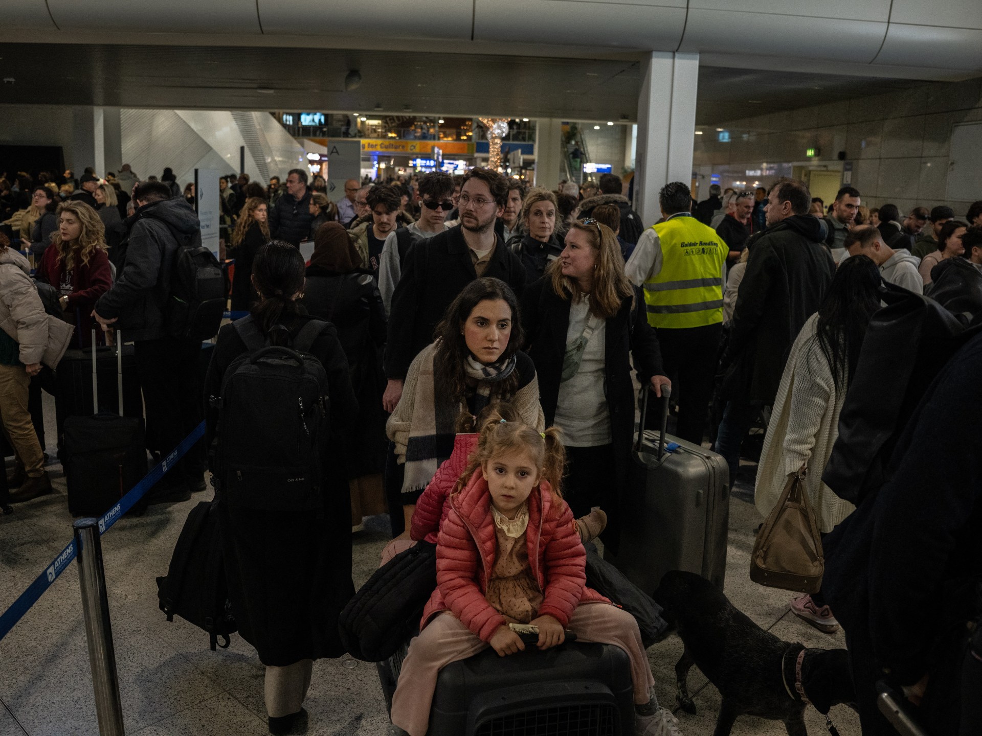 Greek-flights-restart-after-radio
