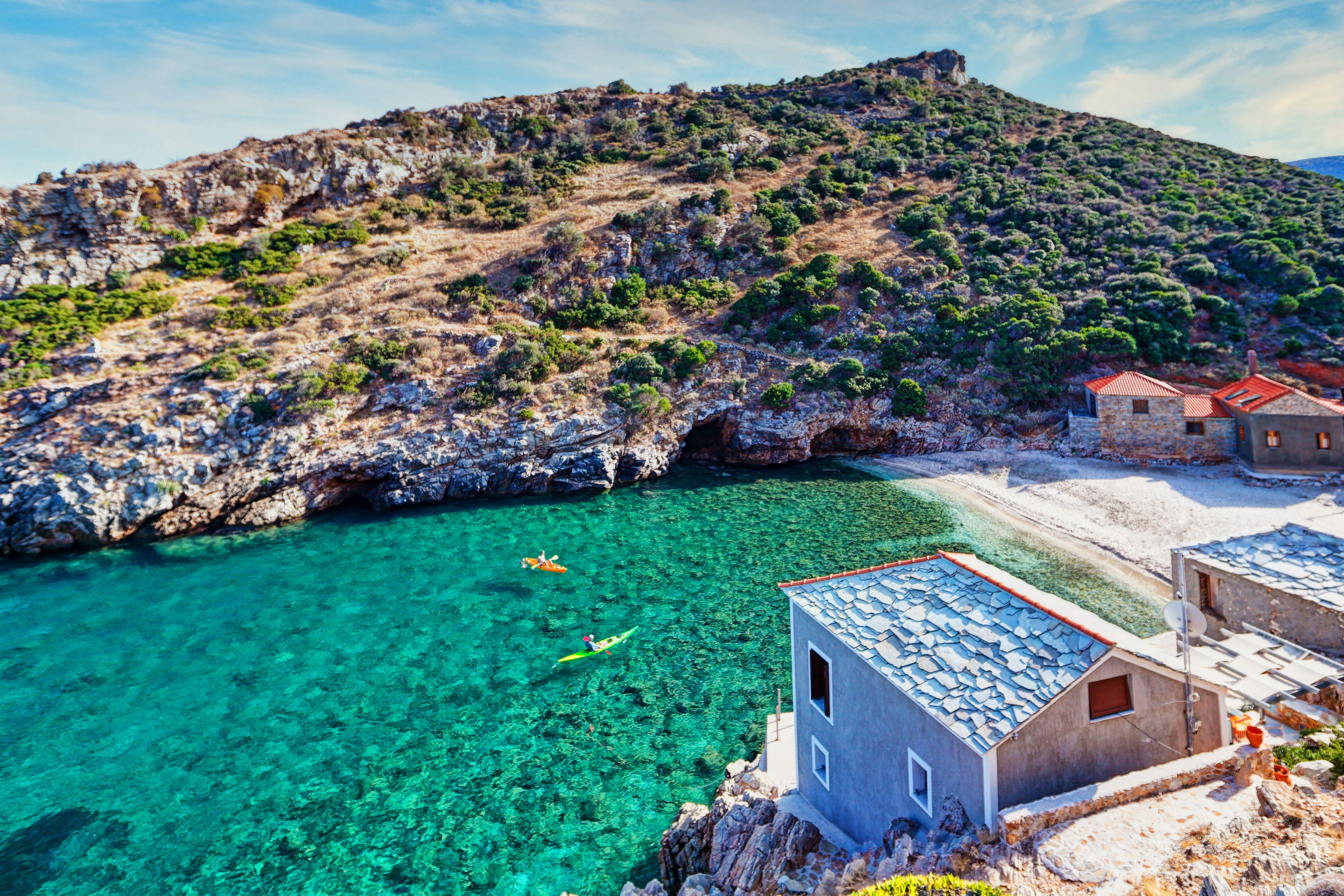 Huge-earthquake-strikes-Brit-holiday