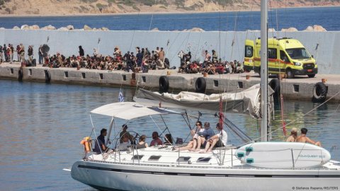 Is-Greece-in-the-middle