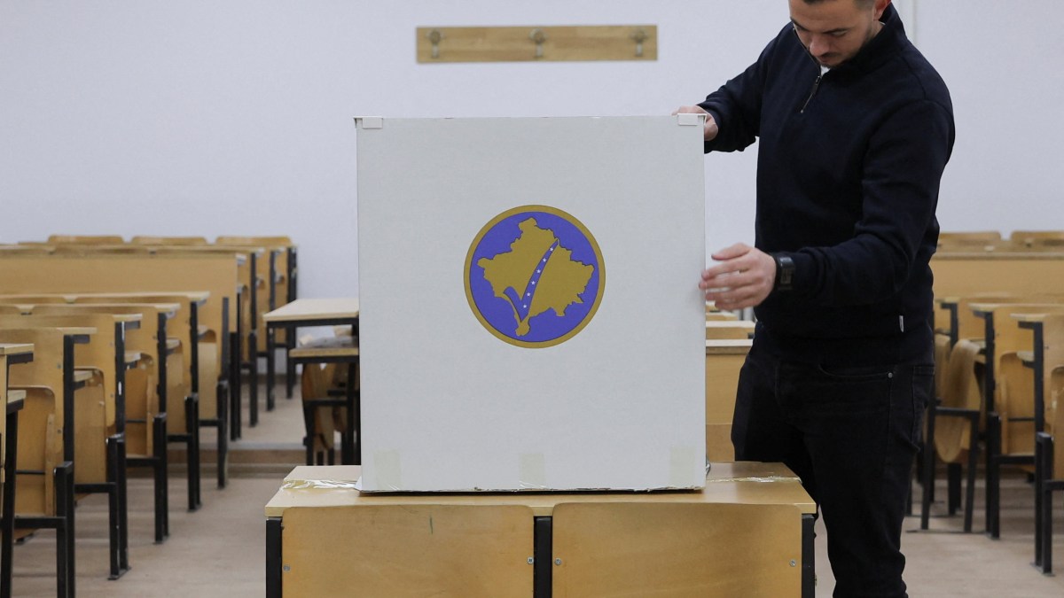 Kosovo-votes-in-snap-election