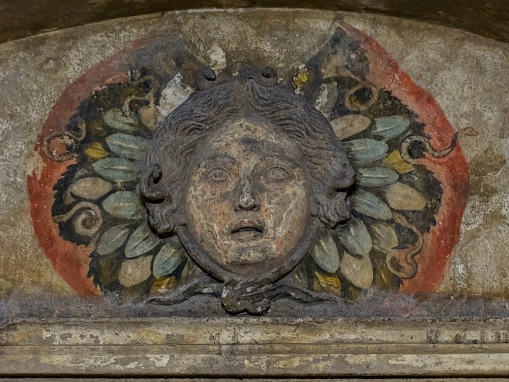 Necropolis-in-Naples-Reveals-the