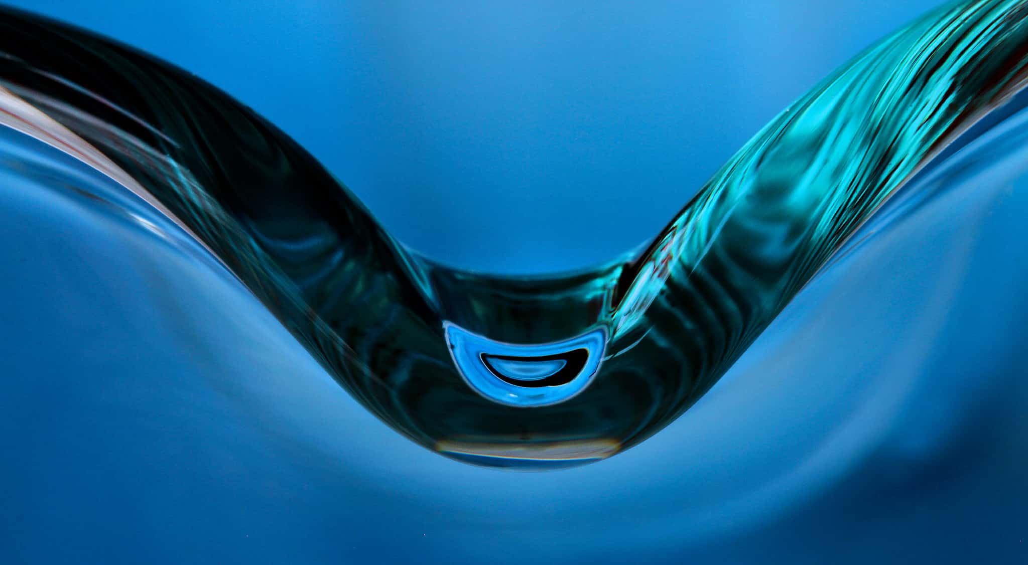 New-Liquid-Defies-Laws-of
