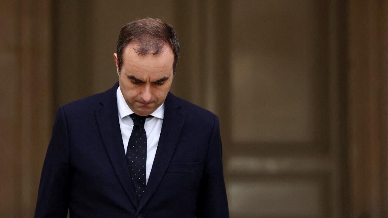 Outgoing-Prime-Minister-Lecornu-prepares