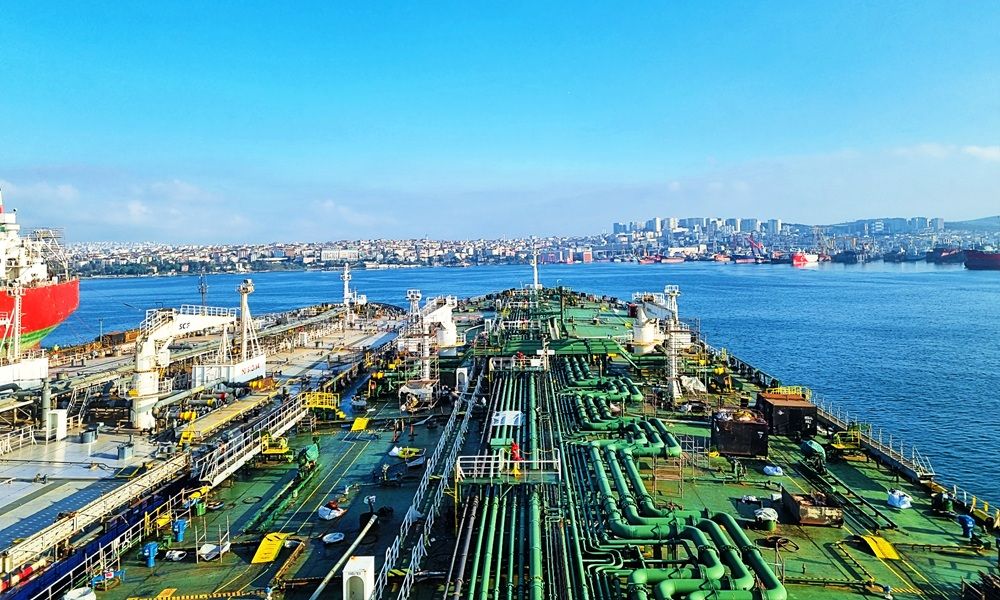 Performance-Shipping-aframax-lands-two-year