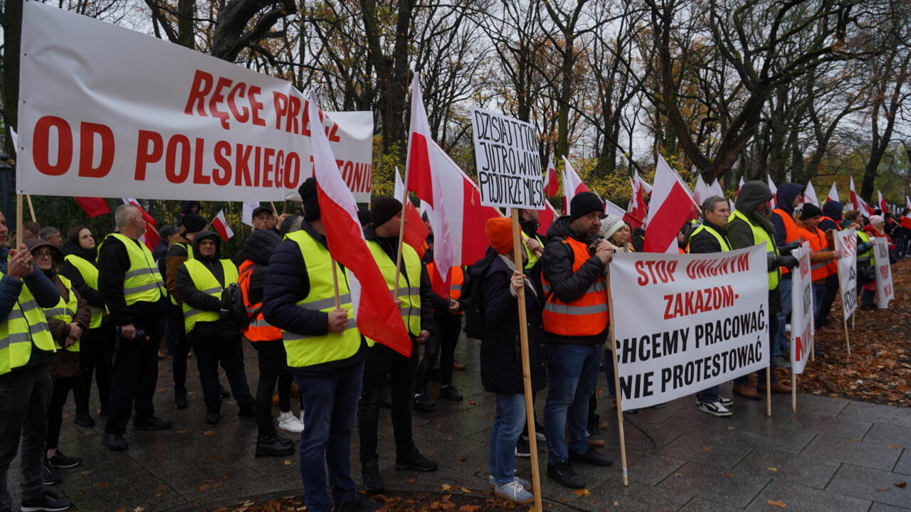 Polish-tobacco-producers-protest-as