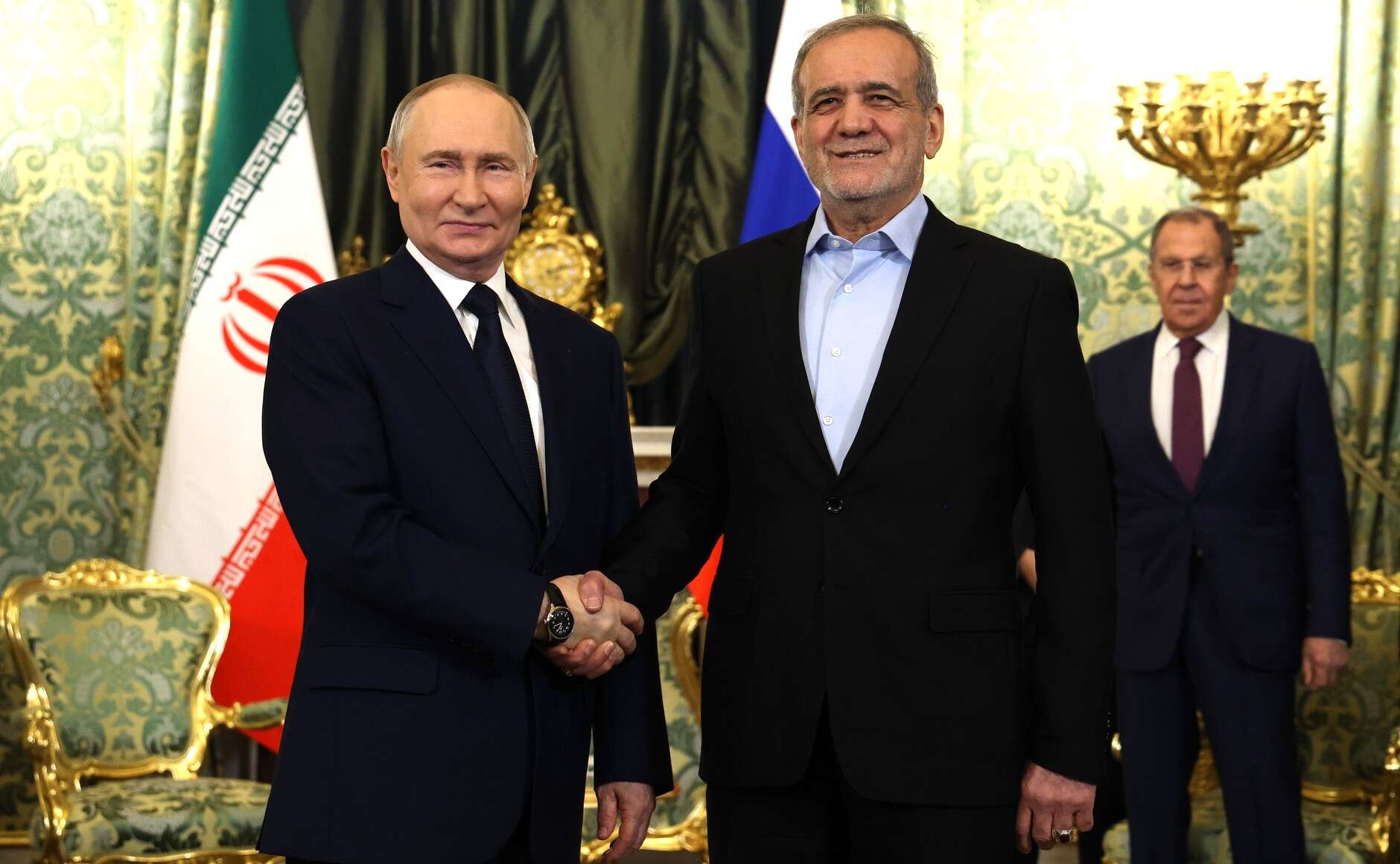 Russia-and-Iran-Strengthen-Partnership