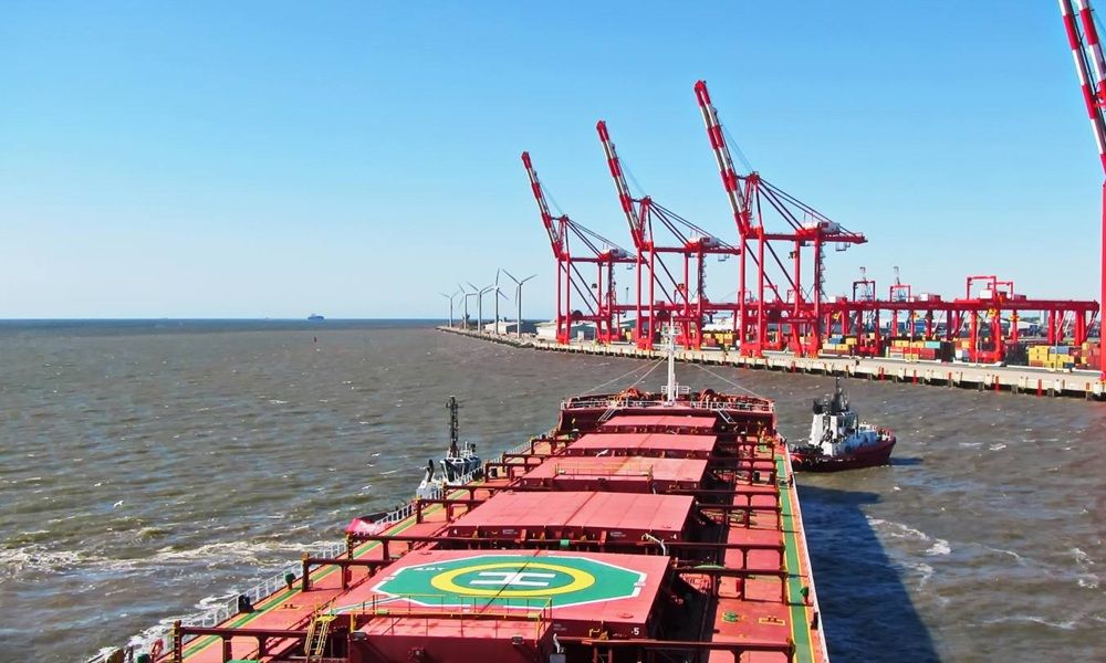 Signal-Maritime-steps-into-dry