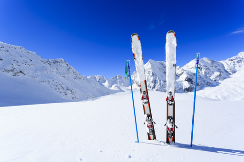 skiing-holiday-snow-mountains