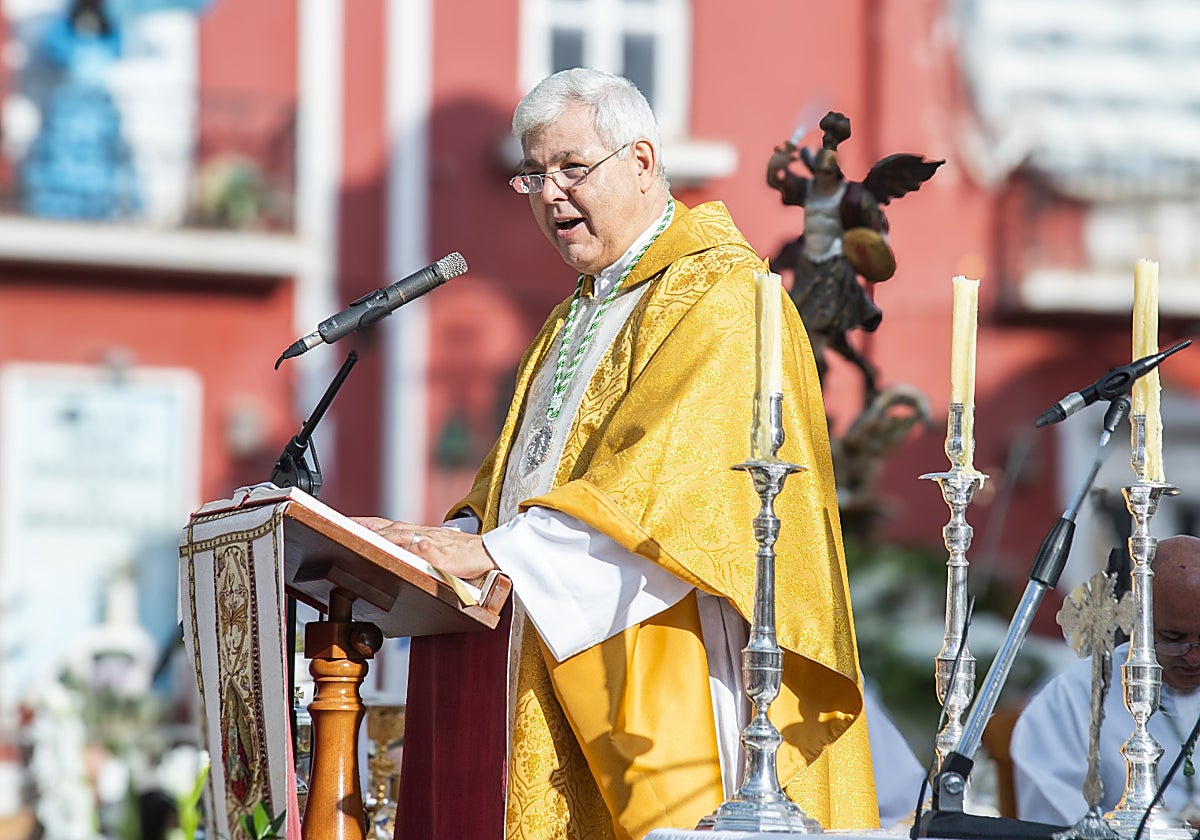 The-multilingual-priest-of-Torremolinos